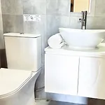 Centre 2-bedroom, Old Town, * Nikósie